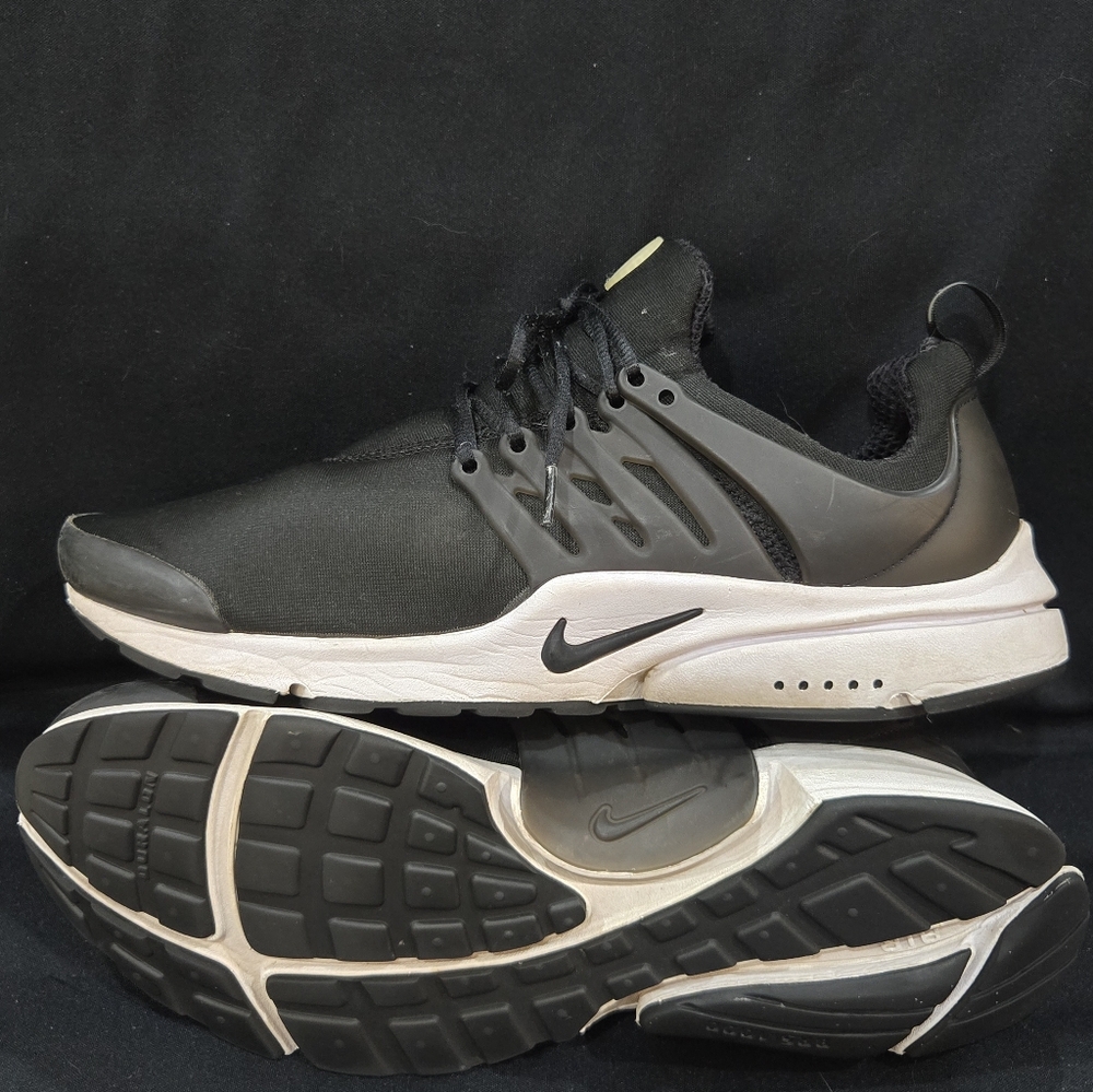 Nike Air Presto Black and White Athletic Shoes